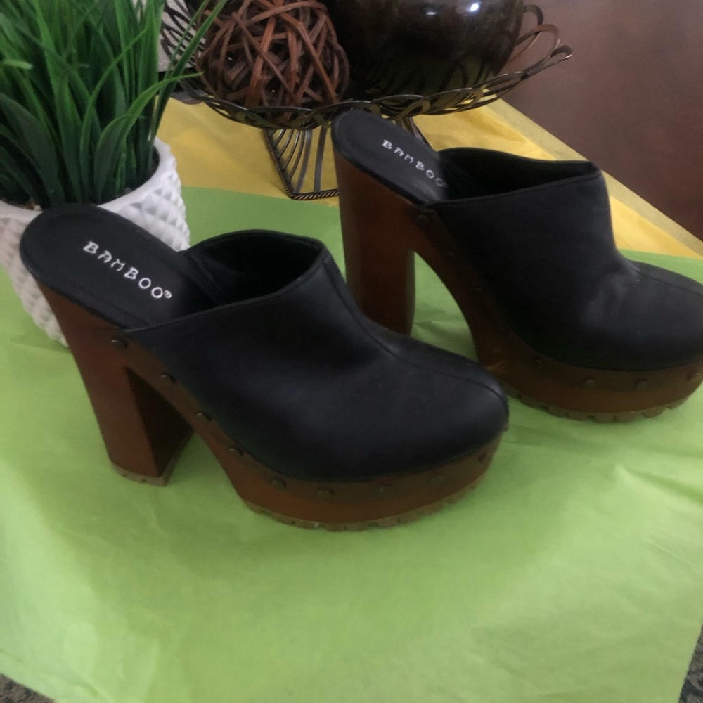 Heeled closed toe mules